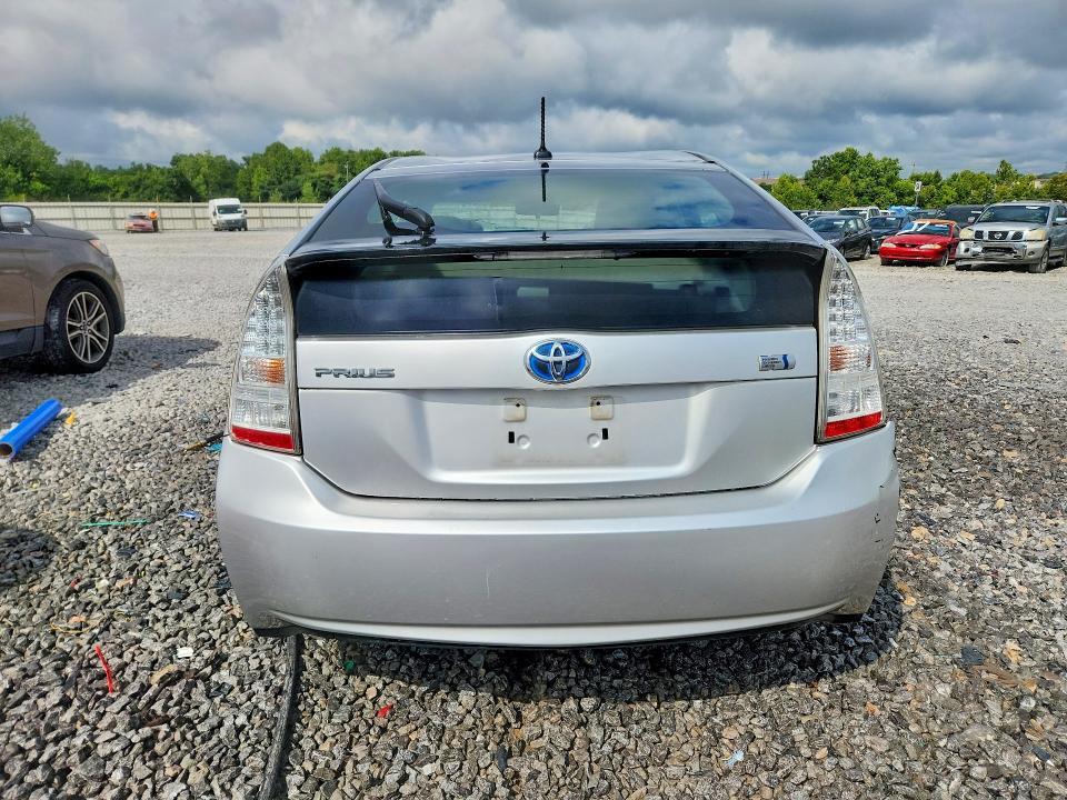 2011 TOYOTA PRIUS TWO — Фото 6 из 12