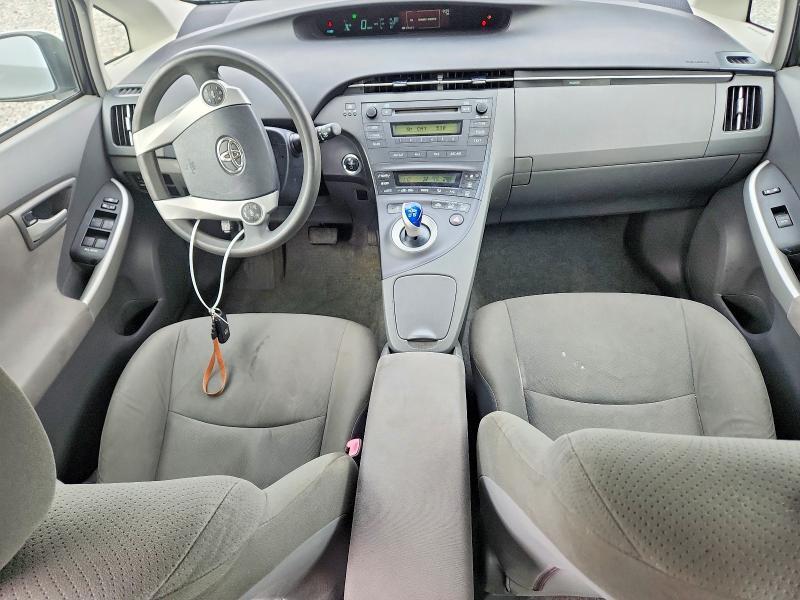 2011 TOYOTA PRIUS TWO — Фото 8 из 12