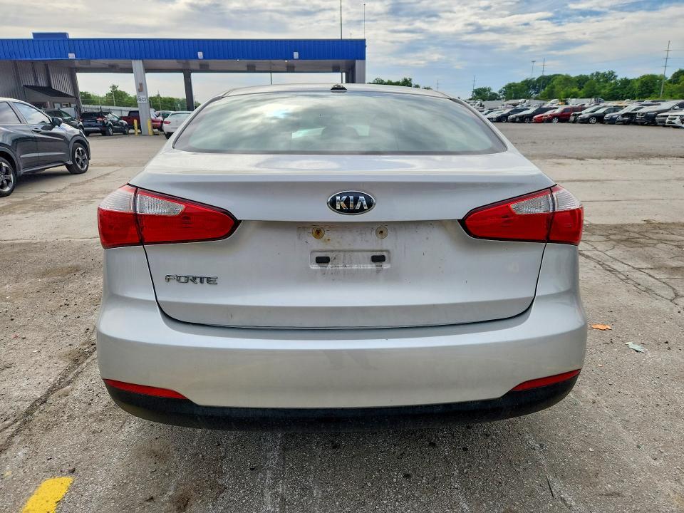 2016 KIA FORTE LX — Фото 6 из 13