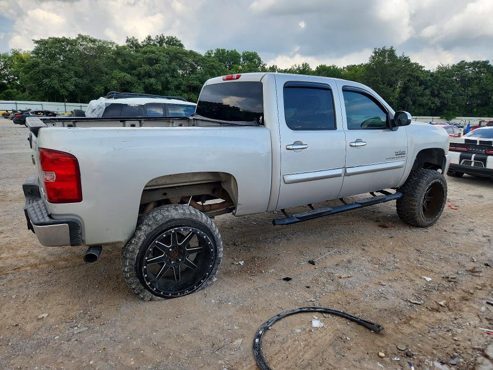 2011 CHEVROLET SILVERADO C1500 LT — Фото 3 из 12