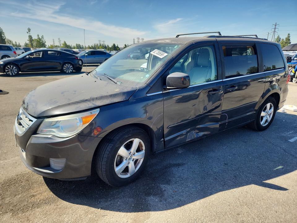 2011 VOLKSWAGEN ROUTAN 2V4RW3DG9BR766550