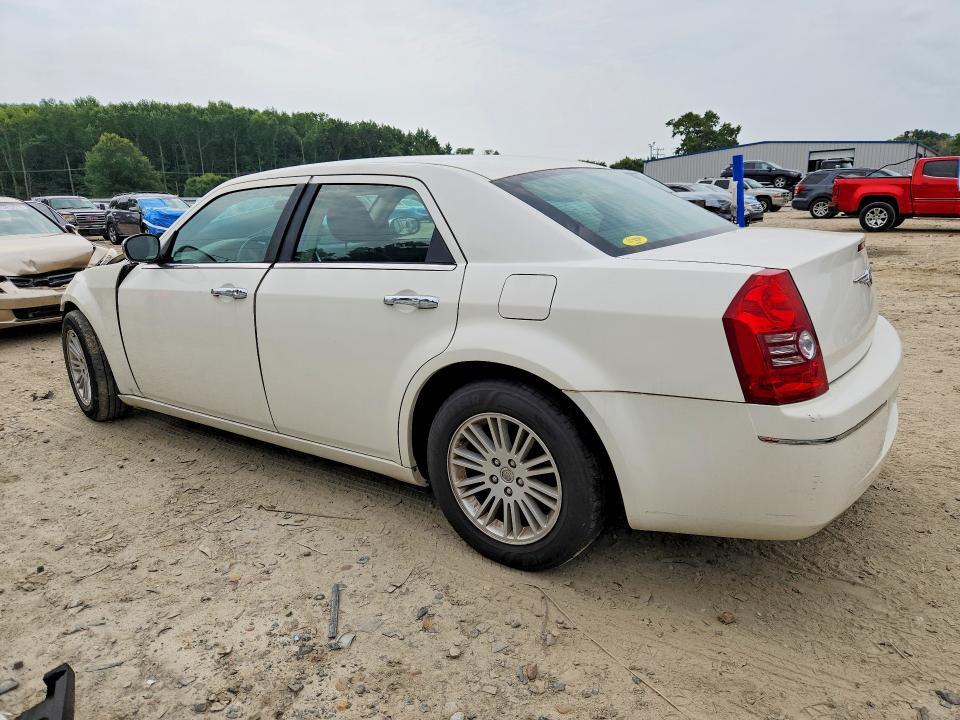 2010 CHRYSLER 300 TOURING — Фото 2 из 13