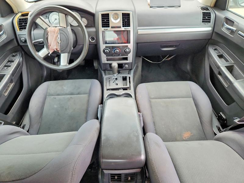 2010 CHRYSLER 300 TOURING — Фото 8 из 13