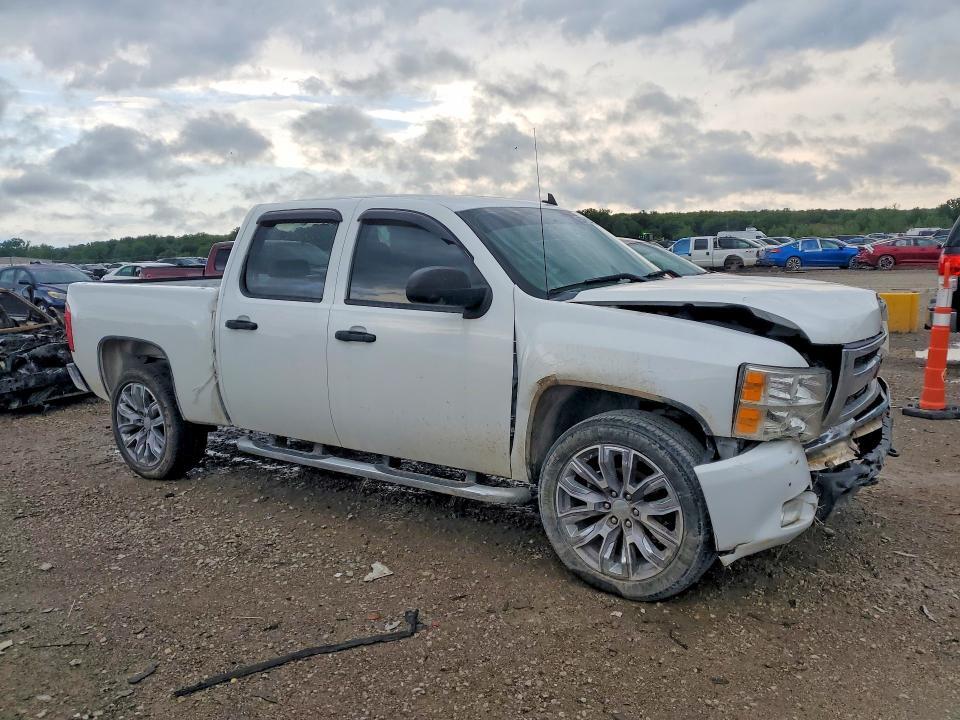 2010 CHEVROLET SILVERADO K1500 LT — Фото 4 из 12
