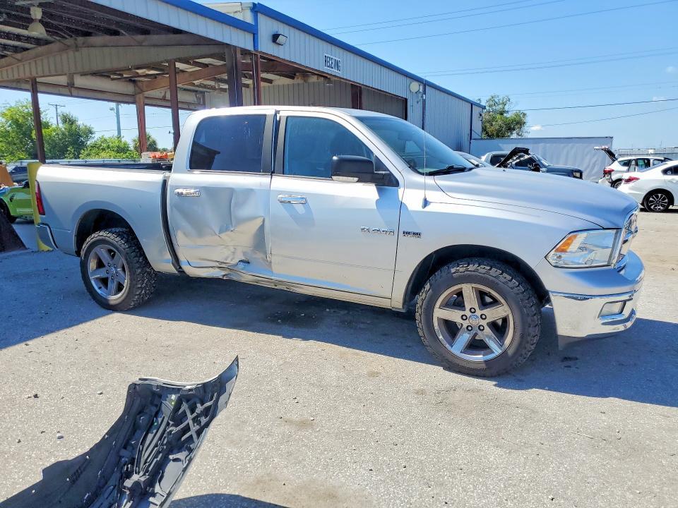 2010 DODGE RAM 1500 — Фото 4 из 12