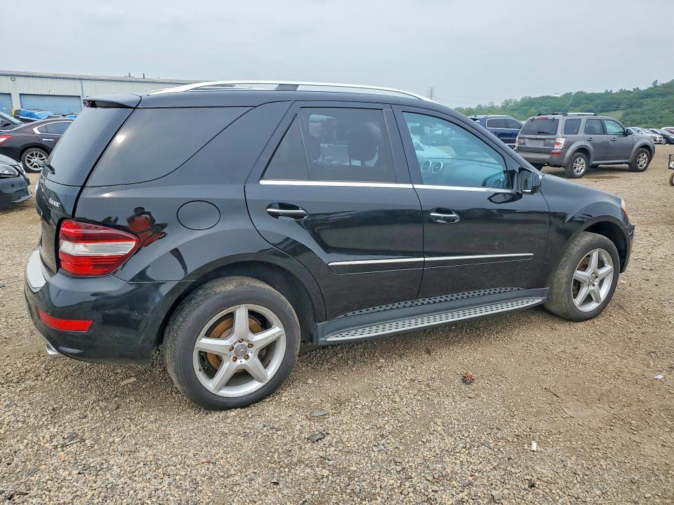 4JGBB72E99A477162 2009 MERCEDES-BENZ ML photo no. 3