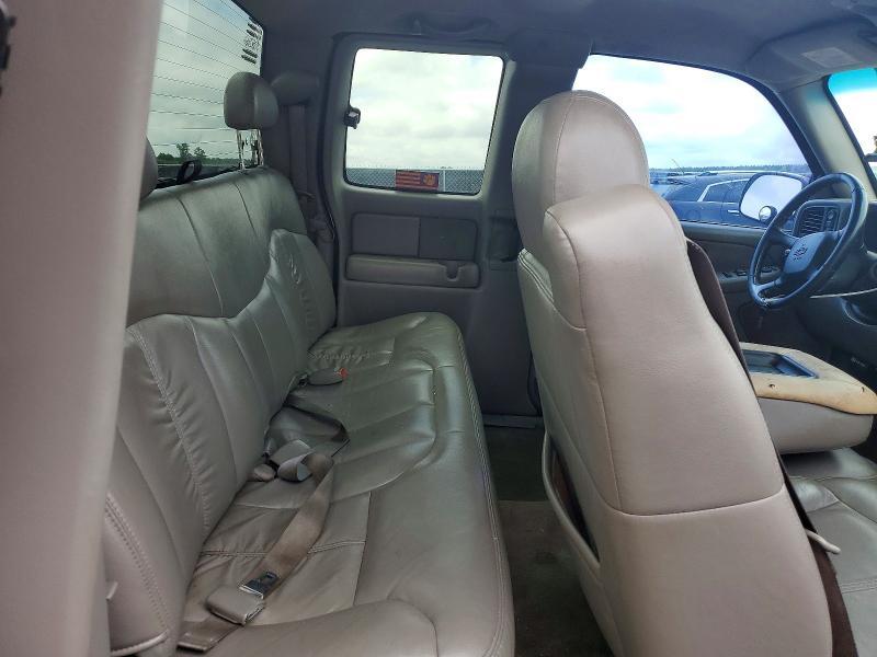 2002 CHEVROLET SILVERADO K1500 — Фото 10 из 12
