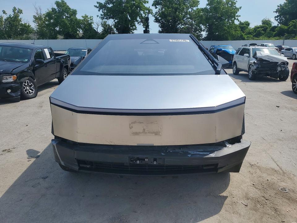 2025 TESLA CYBERTRUCK — Фото 5 из 12