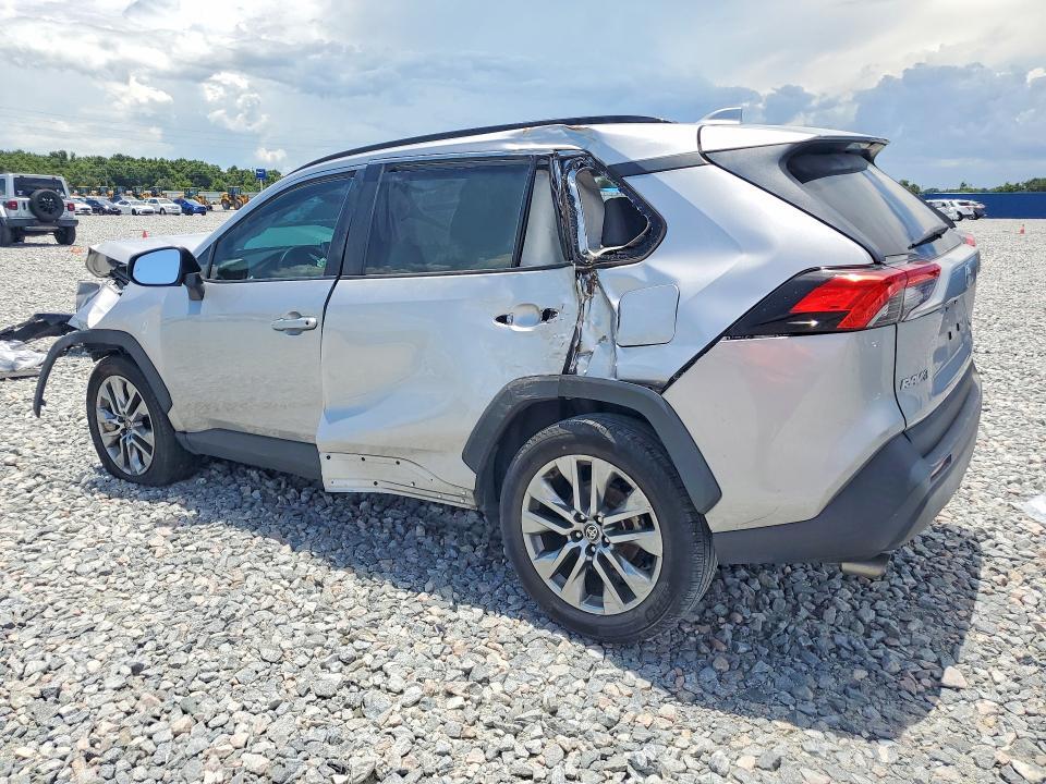 2023 TOYOTA RAV4 XLE PREMIUM — Фото 2 из 13