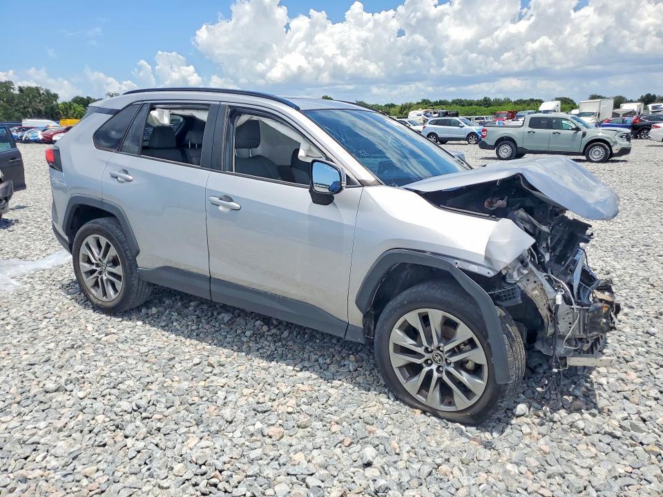 2023 TOYOTA RAV4 XLE PREMIUM — Фото 4 из 13