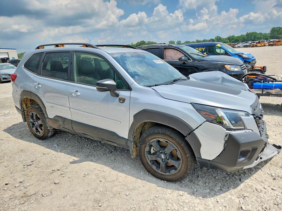 2022 SUBARU FORESTER — Фото 4 из 12