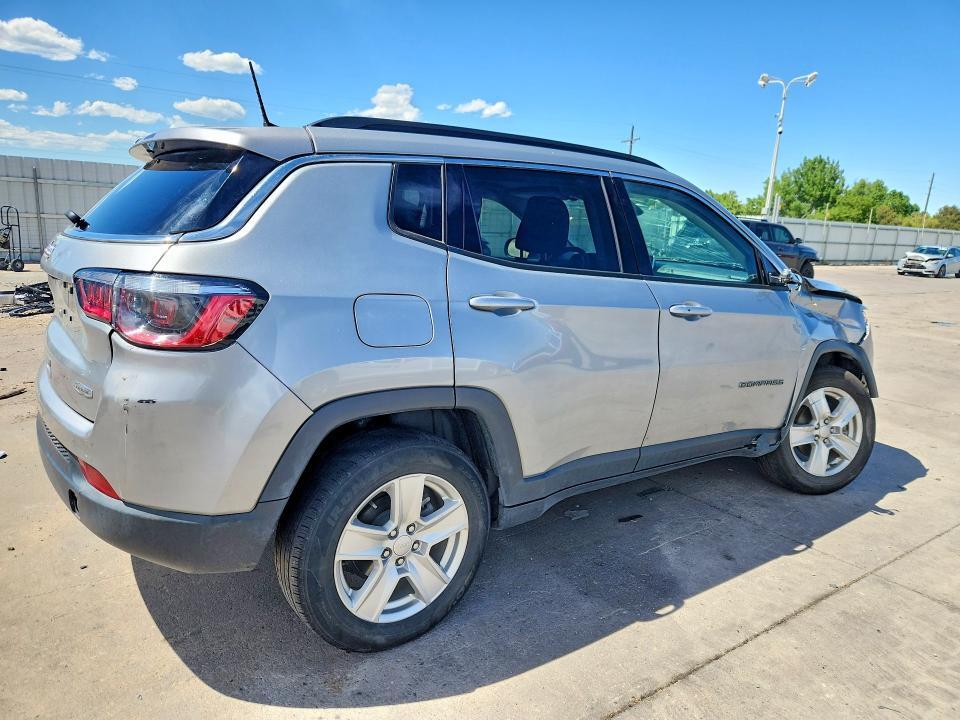 2022 JEEP COMPASS LATITUDE — Фото 3 из 14