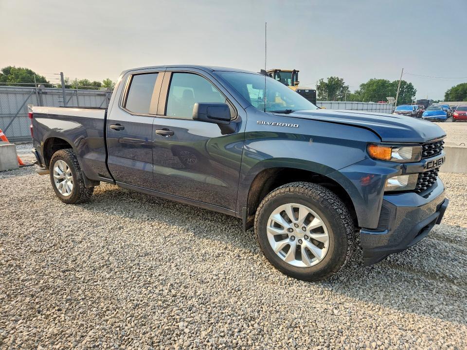 2020 CHEVROLET SILVERADO K1500 CUSTOM — Фото 4 из 12