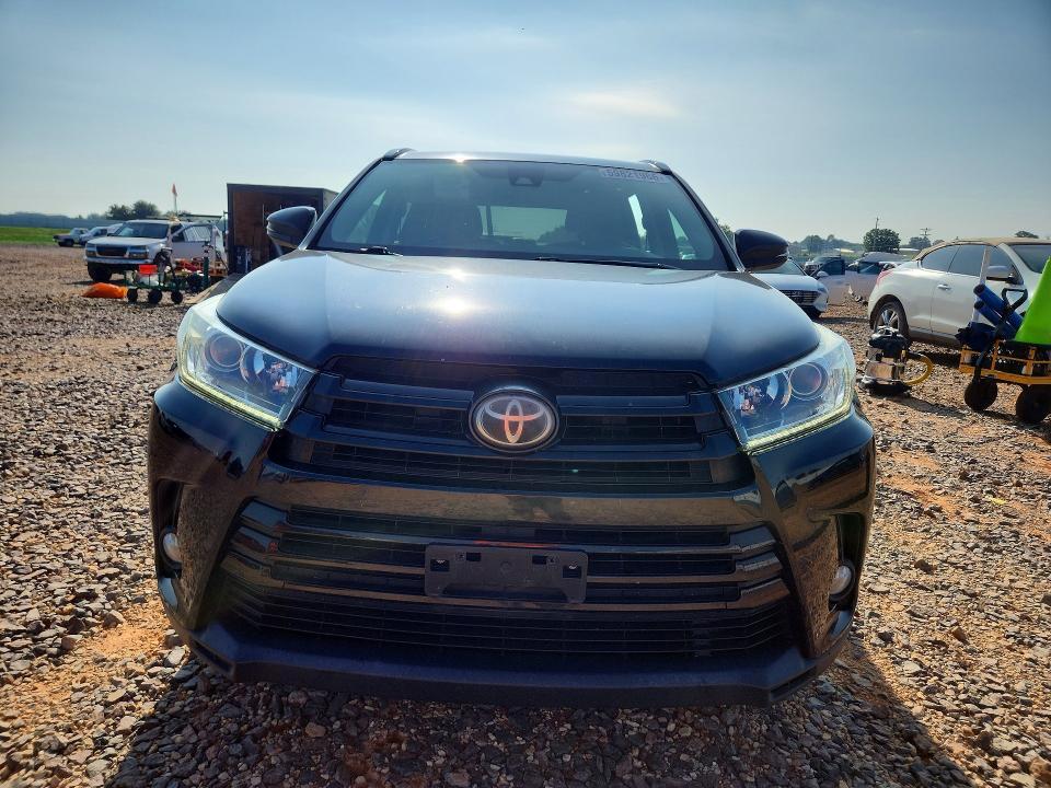 2017 TOYOTA HIGHLANDER SE — Фото 5 из 13