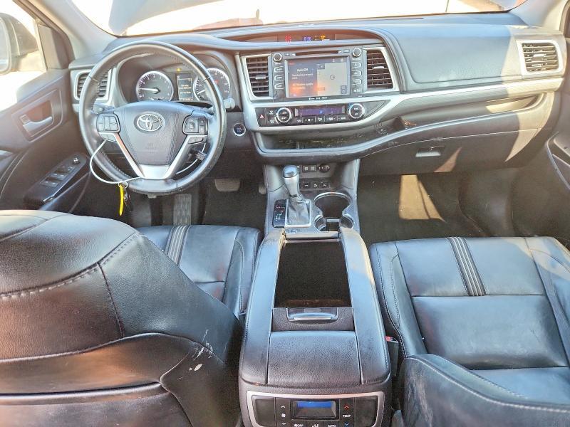 2017 TOYOTA HIGHLANDER SE — Фото 8 из 13