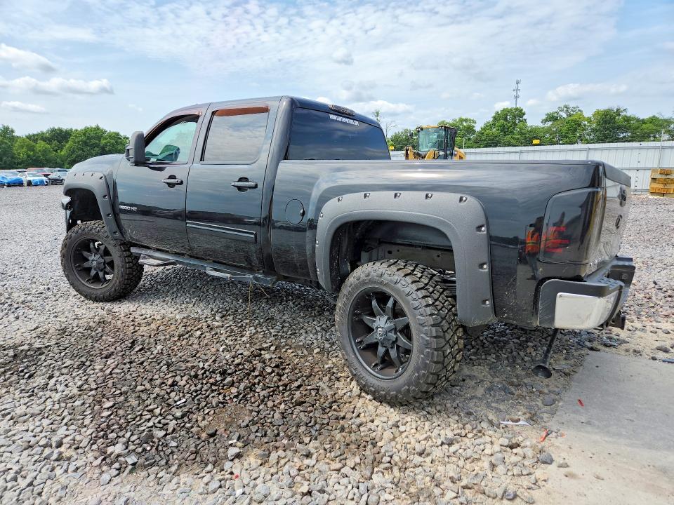 2014 CHEVROLET SILVERADO K3500 LTZ — Фото 2 из 12
