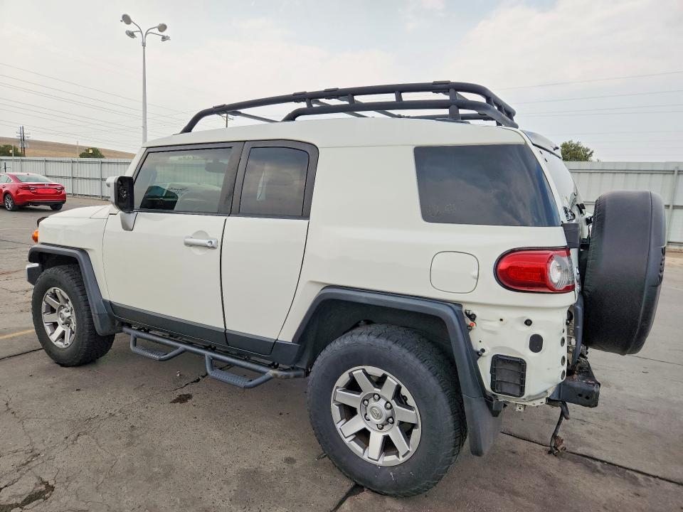 2014 TOYOTA FJ CRUISER BASE — Фото 2 из 13