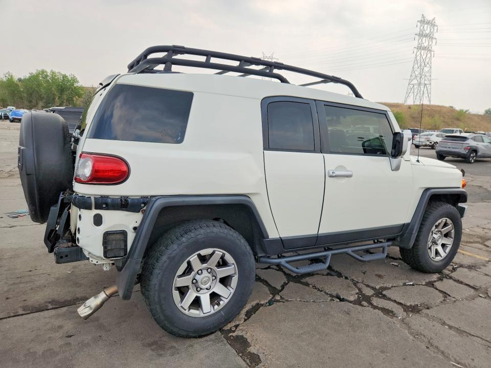 2014 TOYOTA FJ CRUISER BASE — Фото 3 из 13