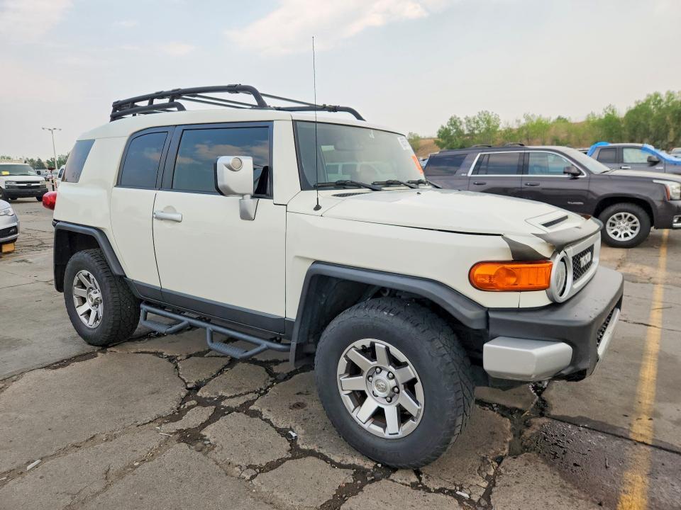 2014 TOYOTA FJ CRUISER BASE — Фото 4 из 13