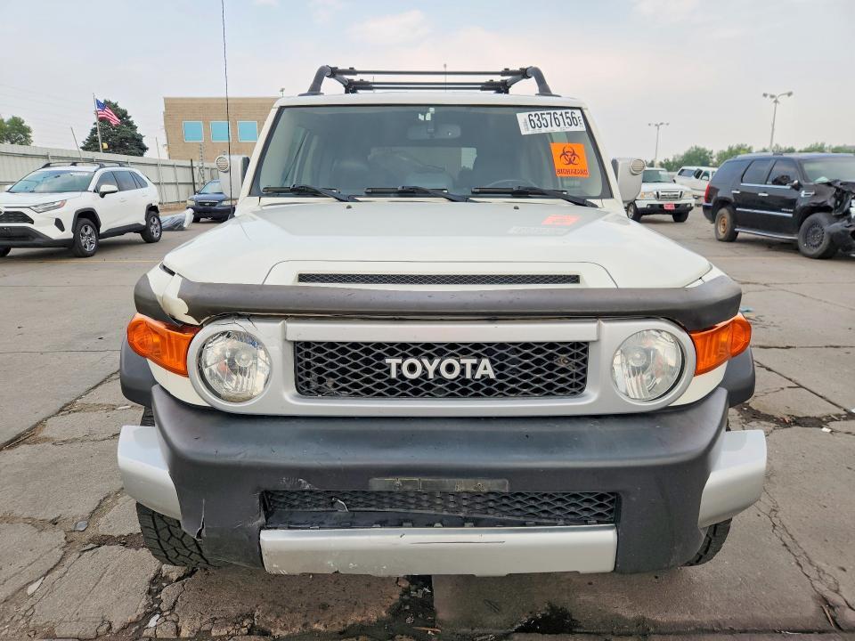 2014 TOYOTA FJ CRUISER BASE — Фото 5 из 13