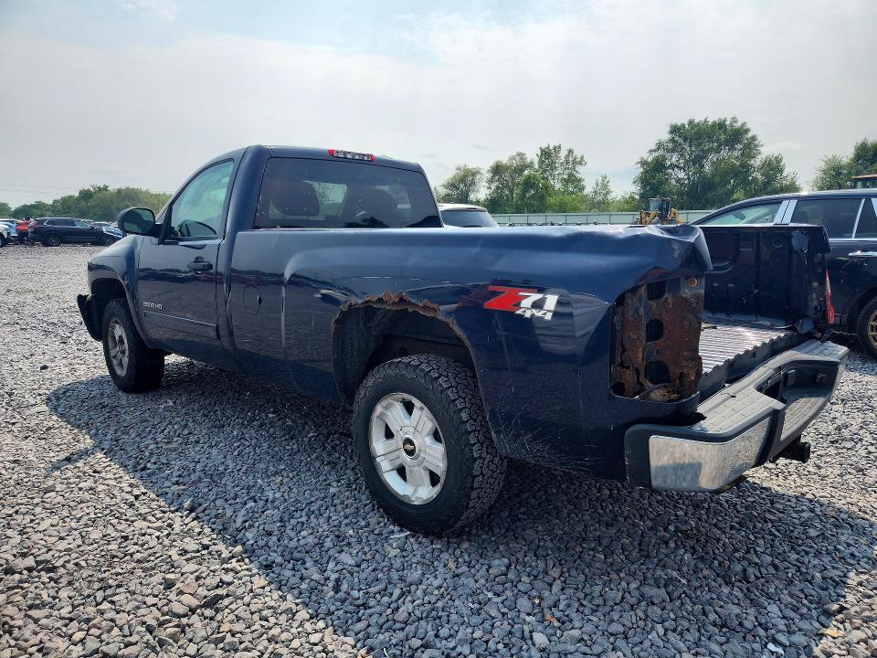 2010 CHEVROLET SILVERADO K1500 LT — Фото 2 из 13