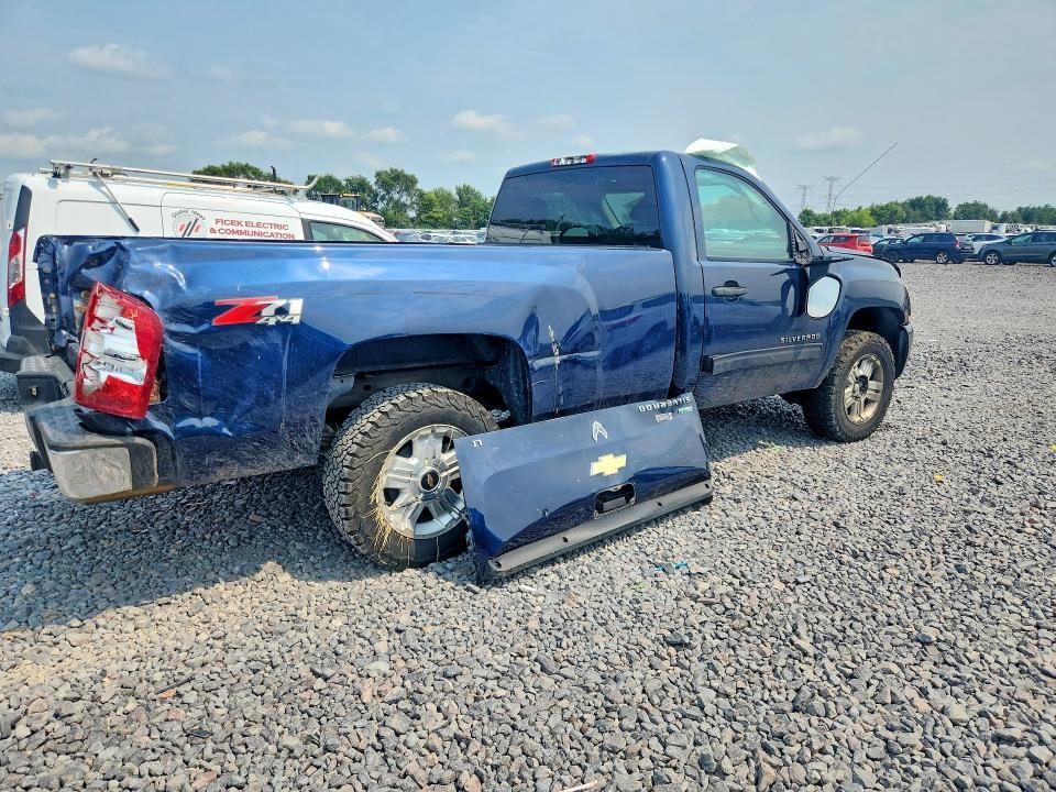 2010 CHEVROLET SILVERADO K1500 LT — Фото 3 из 13
