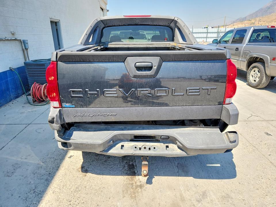 2003 CHEVROLET AVALANCHE K2500 — Фото 6 из 12