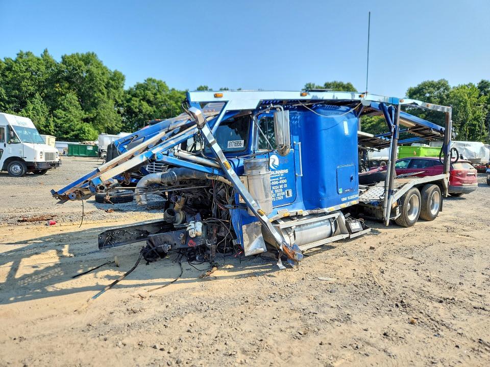 2000 FREIGHTLINER CONVENTIONAL 1FVNDXYB9YLG65344
