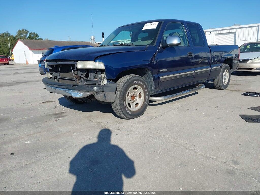 2GCEC19V0Y1298826 2000 CHEVROLET SILVERADO 1500 photo no. 2