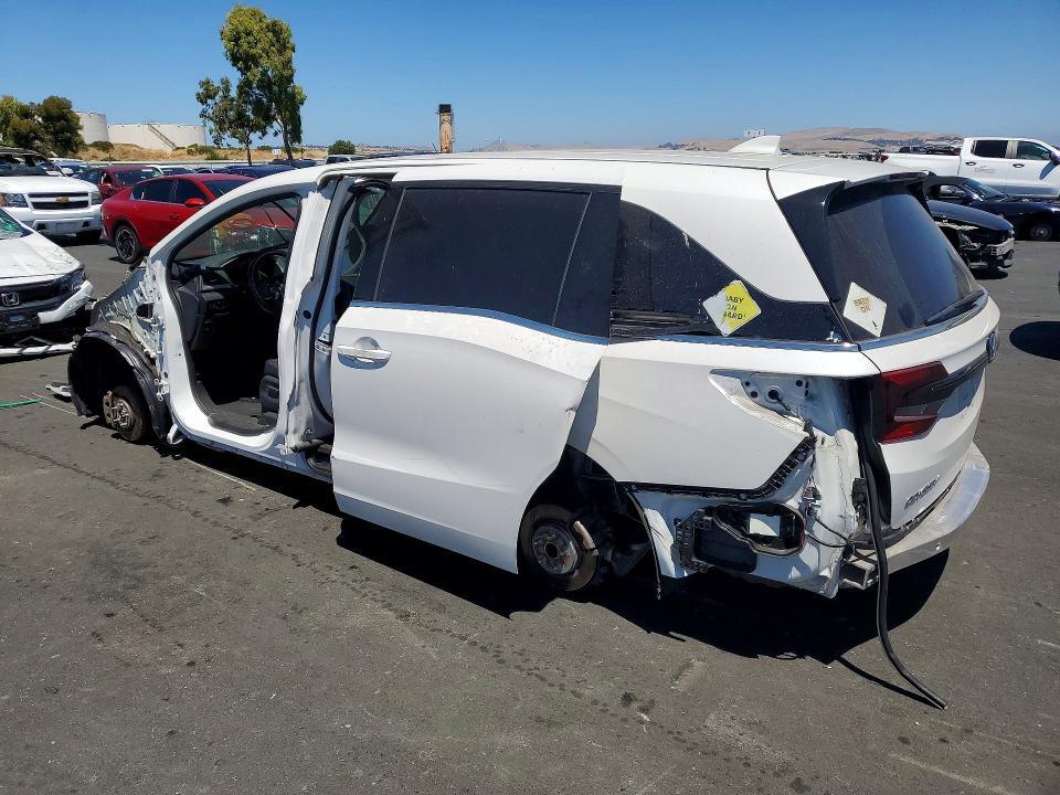 5FNRL6H72PB065009 2023 HONDA ODYSSEY photo no. 2