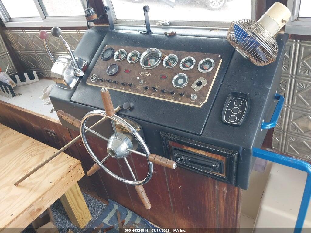 00000NAT343920573 1973 NAUTALINE HOUSE BOAT photo no. 7