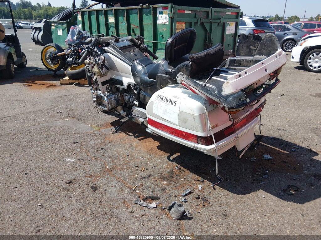 1HFSC2237VA903160 1997 HONDA GL1500 photo no. 3