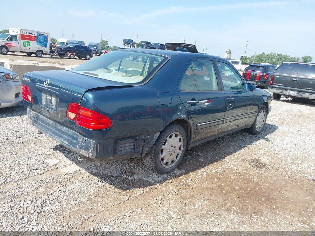 WDBJF65H8XA853933 1999 MERCEDES-BENZ E 320 photo no. 4