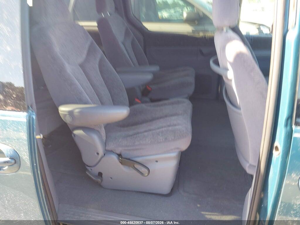 1B4GP44G1YB589131 2000 DODGE GRAND CARAVAN photo no. 8