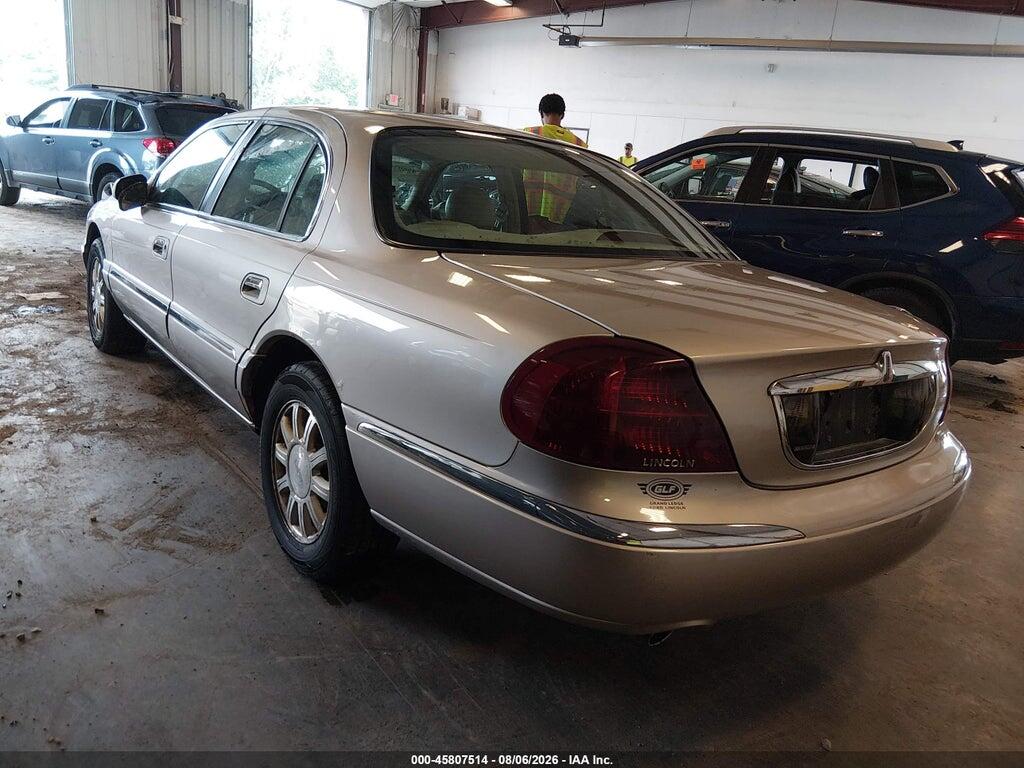 1LNHM97V32Y695992 2002 LINCOLN CONTINENTAL photo no. 3