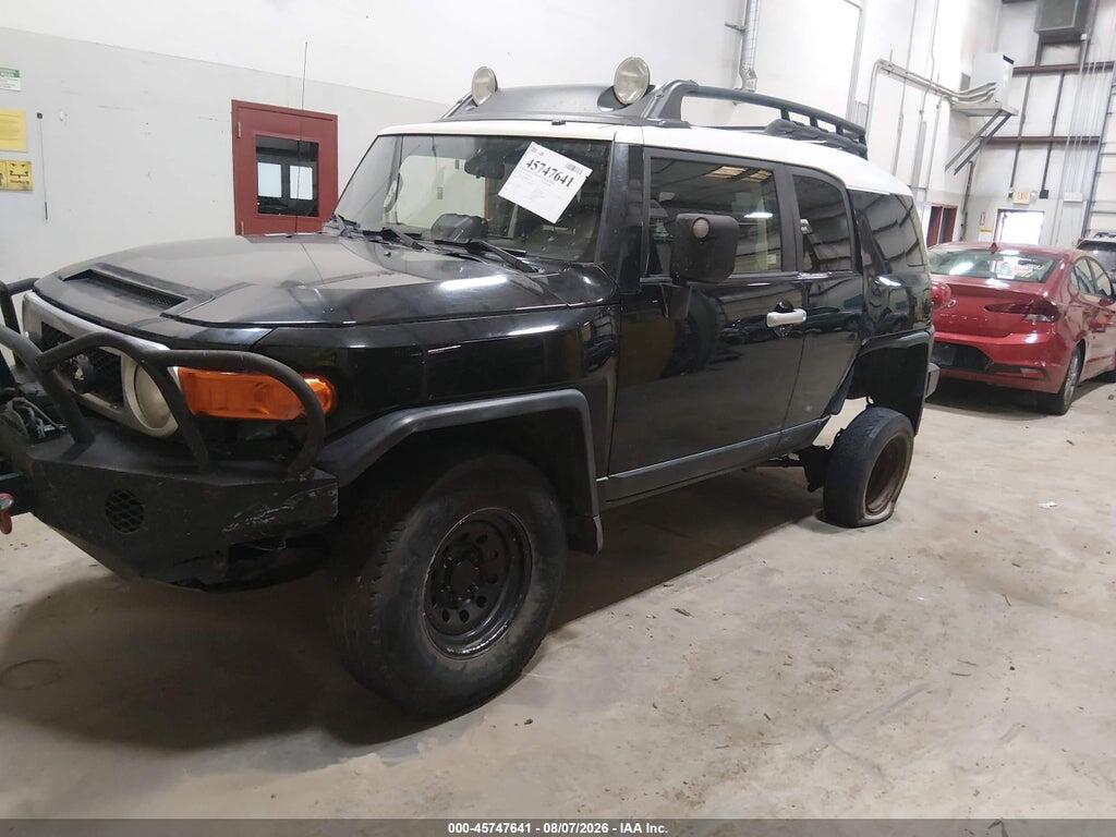 JTEBU11F280106642 2008 TOYOTA FJ CRUISER photo no. 2