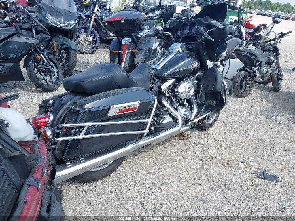 1HD1FC4159Y667795 2009 HARLEY-DAVIDSON FLHTCU photo no. 4