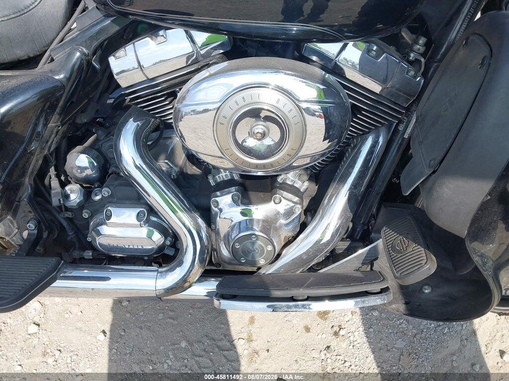 1HD1FC4159Y667795 2009 HARLEY-DAVIDSON FLHTCU photo no. 8