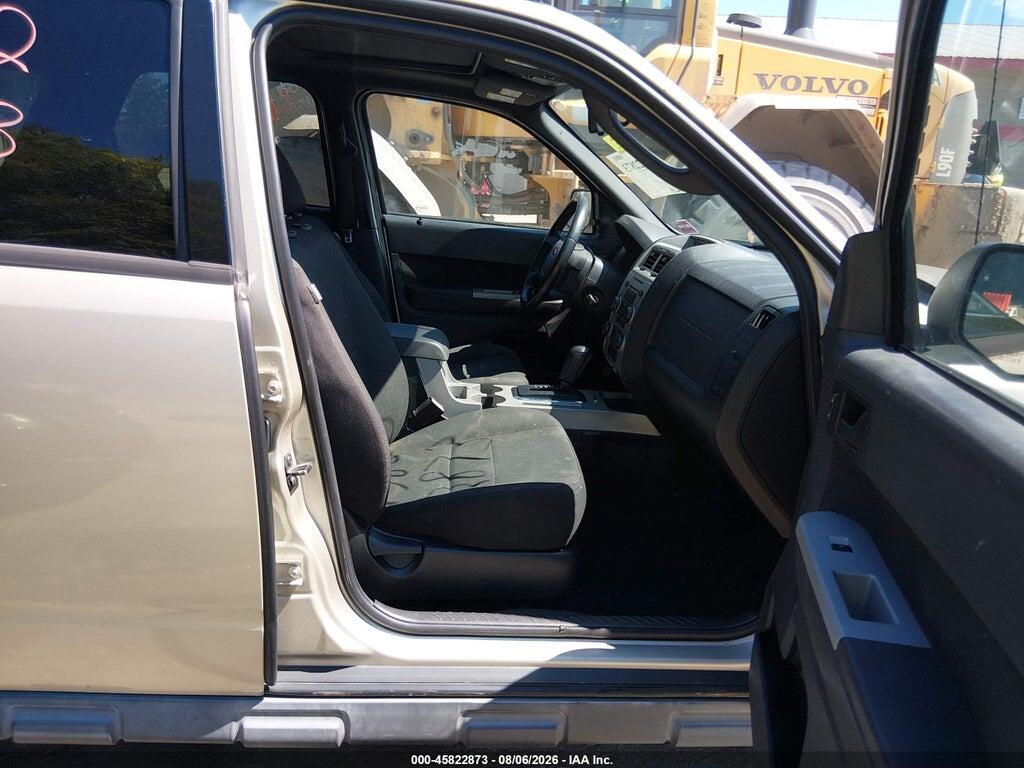 1FMCU0DG3AKA04599 2010 FORD ESCAPE photo no. 5