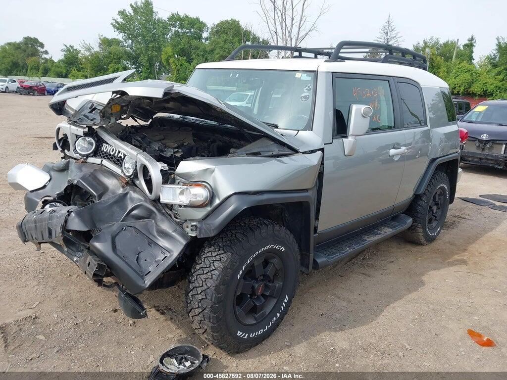 JTEBU4BF3AK075623 2010 TOYOTA FJ CRUISER photo no. 2