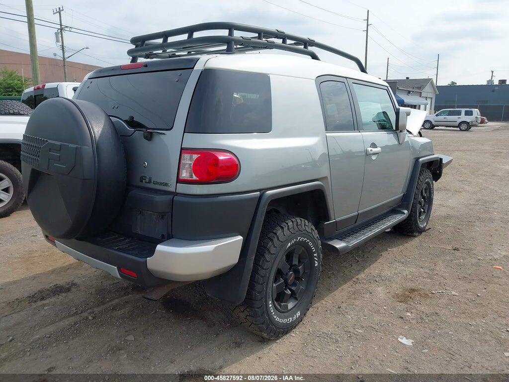 JTEBU4BF3AK075623 2010 TOYOTA FJ CRUISER photo no. 4