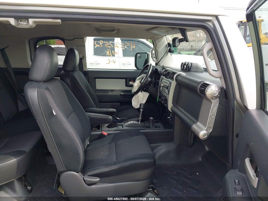 JTEBU4BF3AK075623 2010 TOYOTA FJ CRUISER photo no. 5