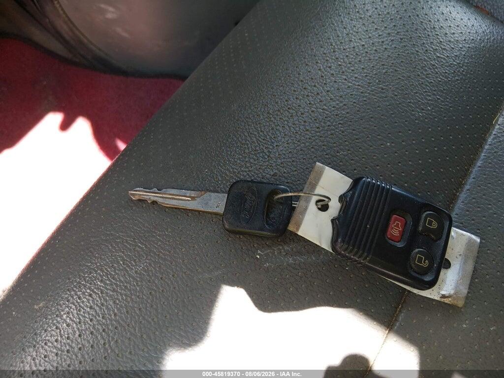 1FTNE2EWXADA23781 2010 FORD E-250 photo no. 11