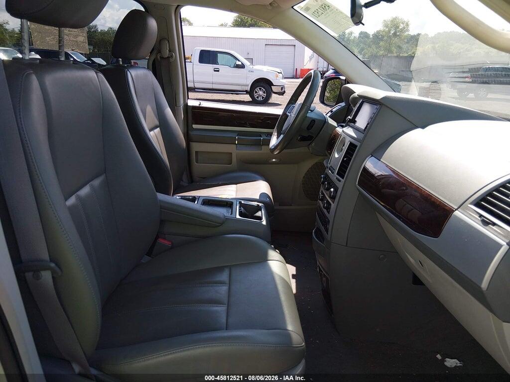2A4RR5D12AR206077 2010 CHRYSLER TOWN & COUNTRY photo no. 5