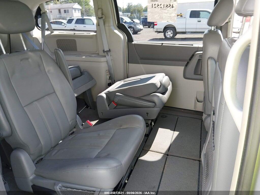 2A4RR5D12AR206077 2010 CHRYSLER TOWN & COUNTRY photo no. 8