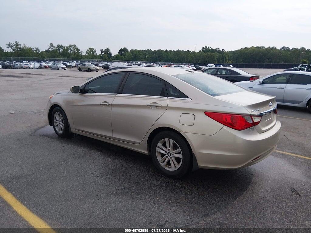 5NPEB4AC2BH036388 2011 HYUNDAI SONATA photo no. 3