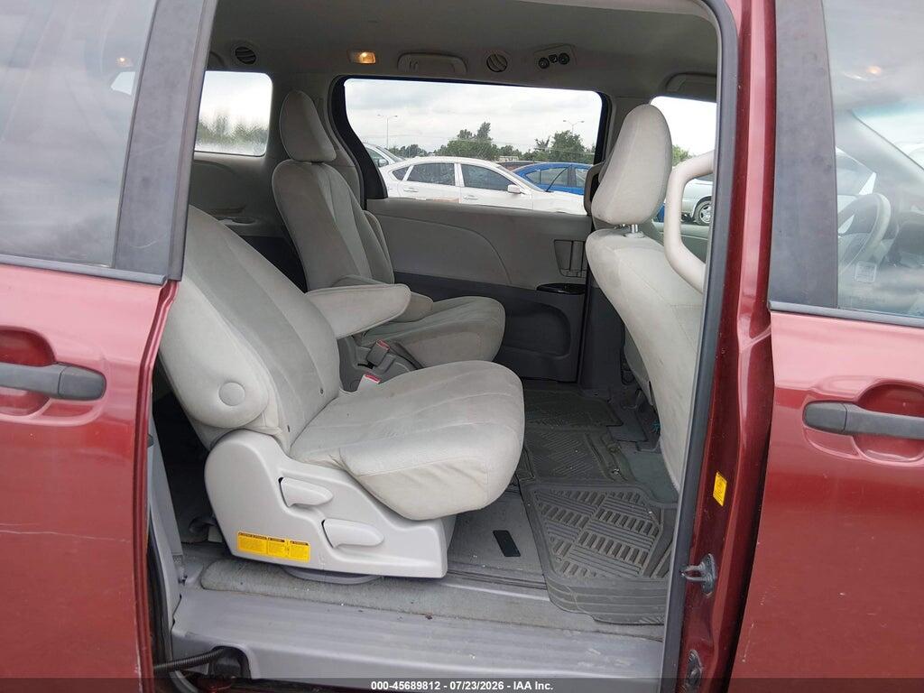 5TDKA3DC7BS004753 2011 TOYOTA SIENNA photo no. 8