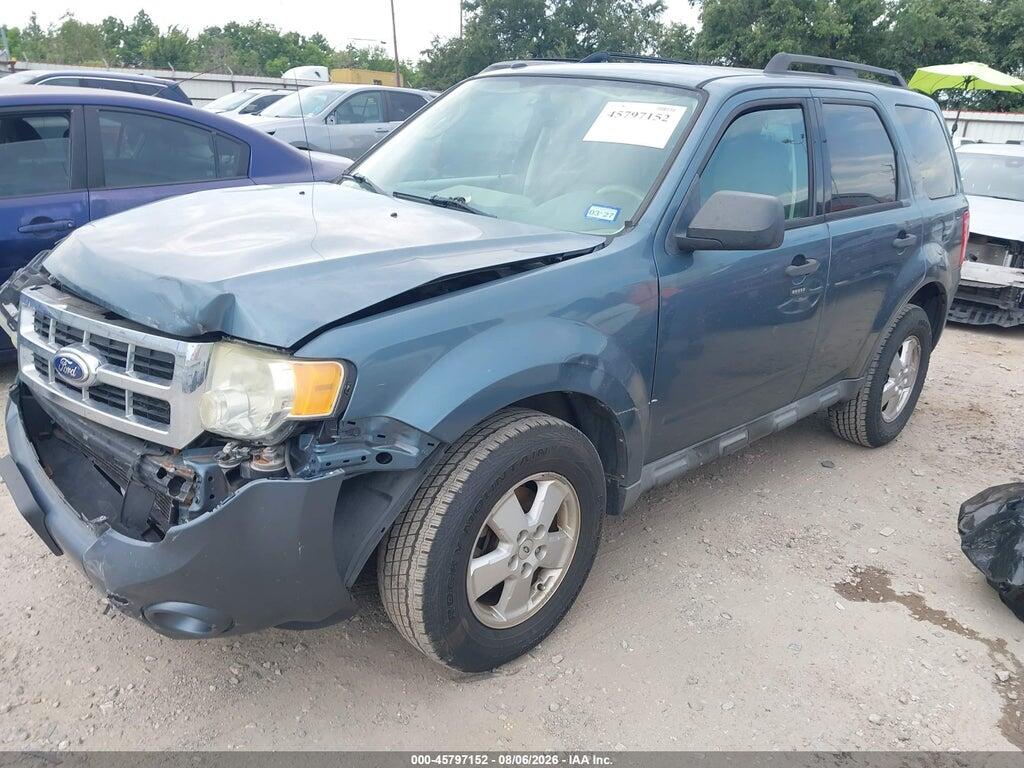 1FMCU0DG6BKB45975 2011 FORD ESCAPE photo no. 2