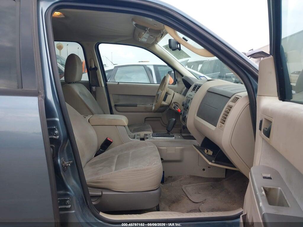 1FMCU0DG6BKB45975 2011 FORD ESCAPE photo no. 5