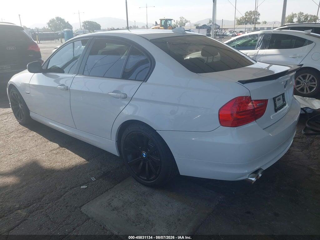 WBAPH5C51BA442940 2011 BMW 328I photo no. 3